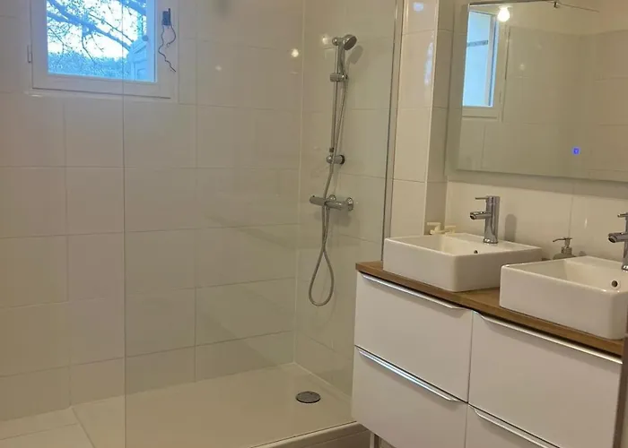 Maison Spacieuse - Proche Centre *