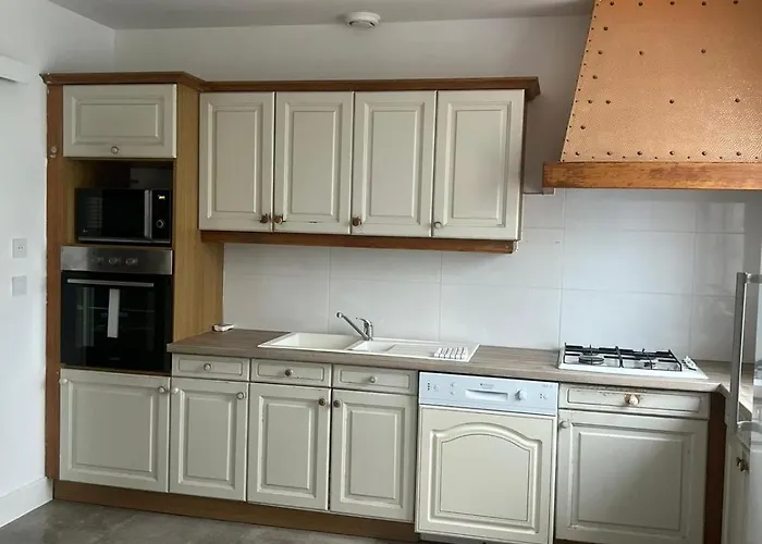 Maison Spacieuse - Proche Centre