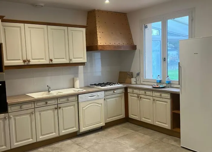 Maison Spacieuse - Proche Centre Tours